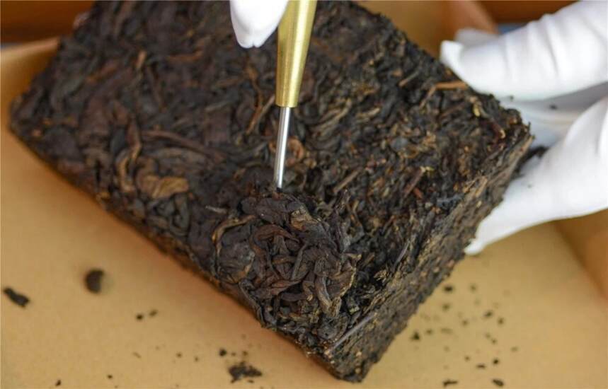普洱品鉴：九十年代中期勐海茶厂出品销台无纸茶砖
