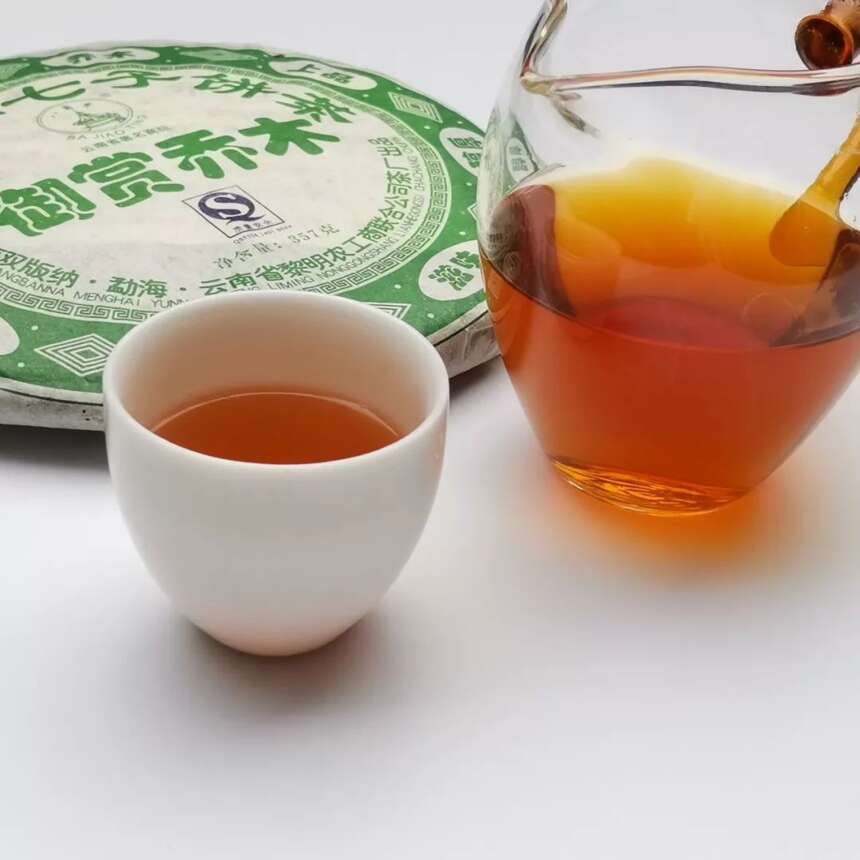 中期茶：2006年黎明八角亭御赏乔木（生茶）