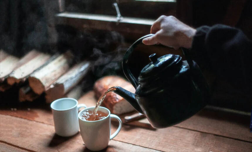 泡普洱茶时选错水，影响有多大？硬水糙，软水滑