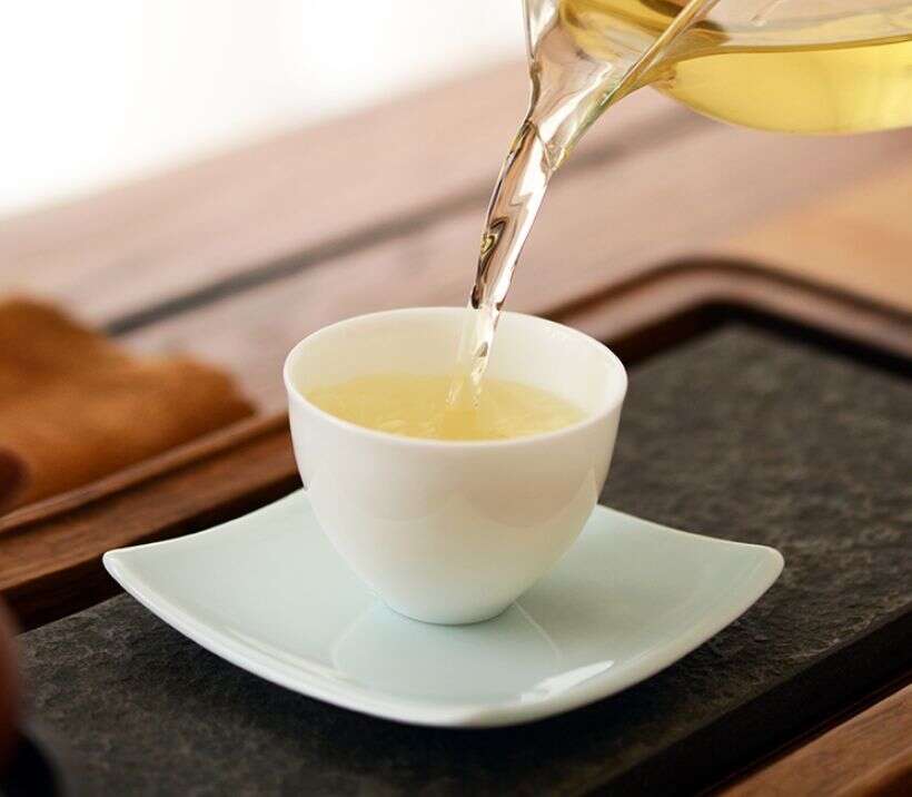 大家都只喝老茶，那上万吨的新茶去哪了呢？