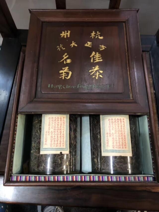 都说现在的茶叶包装奢华浪费，其实跟百年前的精致比还只能算渣渣