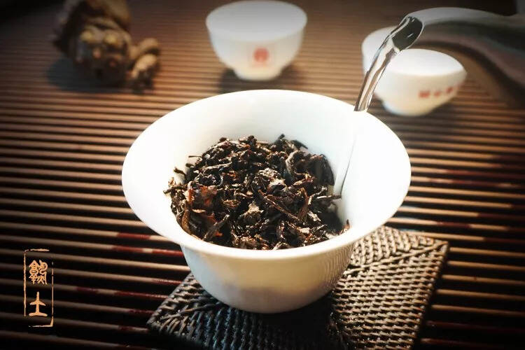 熟土开汤，一起感受“熟仓茶”的妙不可言