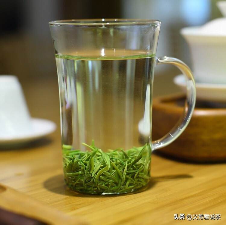 玻璃杯泡绿茶怕烫，怕茶叶随茶汤入口尴尬？看完此文，豁然开朗