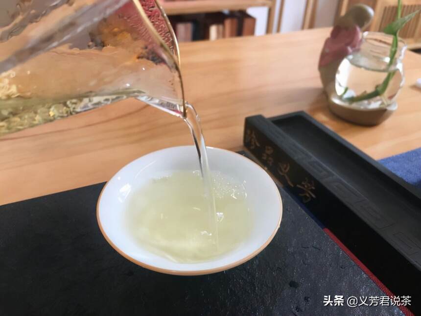 喝茶如何识茶趣，可惜很多人只是品滋味，却忽略了闻香