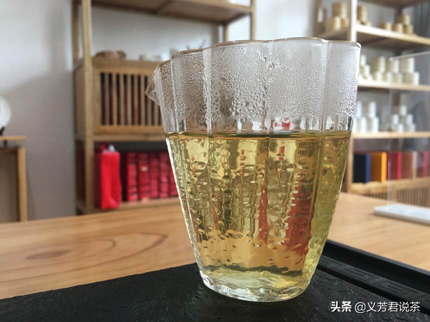 有奶香味的茶叶是香精茶？学会这些技巧，喝茶不再糊里糊涂