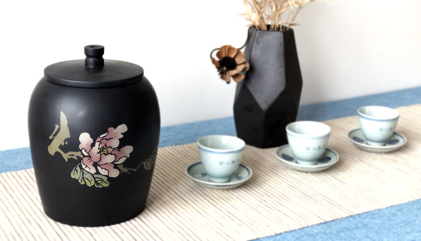 茶与器｜熟茶：建水紫陶壶里的艺术