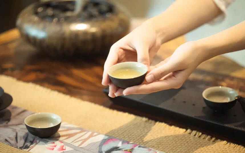 “客来敬茶”，做到这5点才真讲究