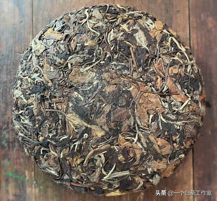 福鼎白茶散茶和茶饼区别，最明显的区别有6个