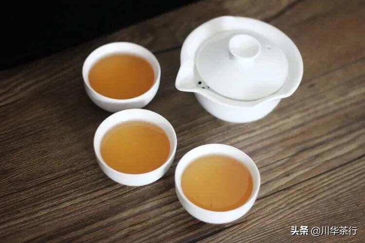 爱独自喝茶的人，不是有不能说的故事，就是有不能提的事故