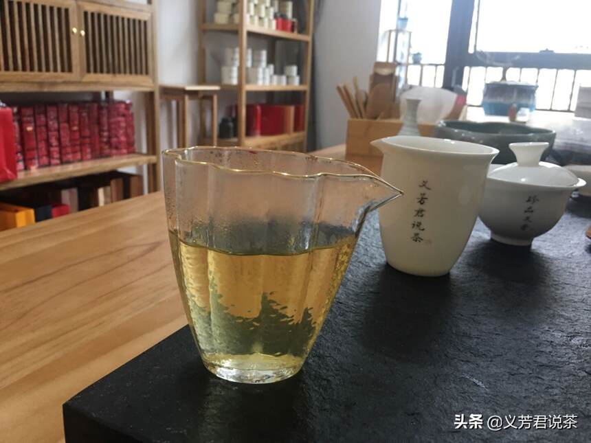 拥有一间茶室，再小也是一方天地