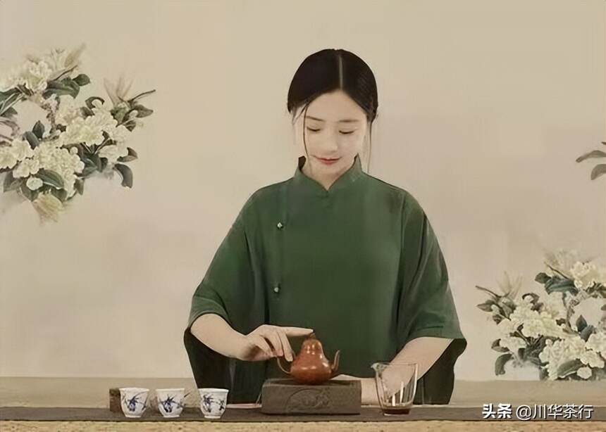 你觉得，爱喝茶的女人，都是什么样子的？