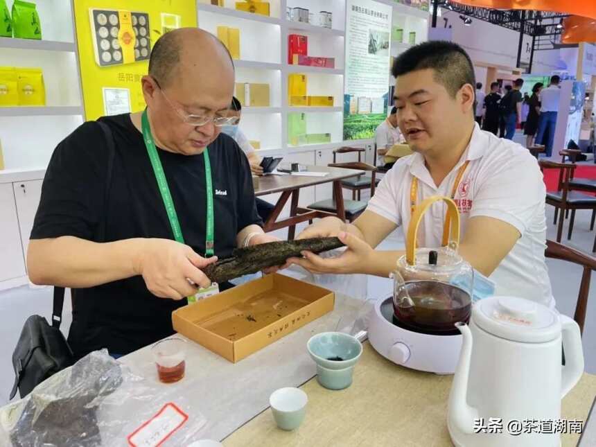 湘益茯茶在中国国际消费品博览会上唱黑茶主角并初步达成多项合作