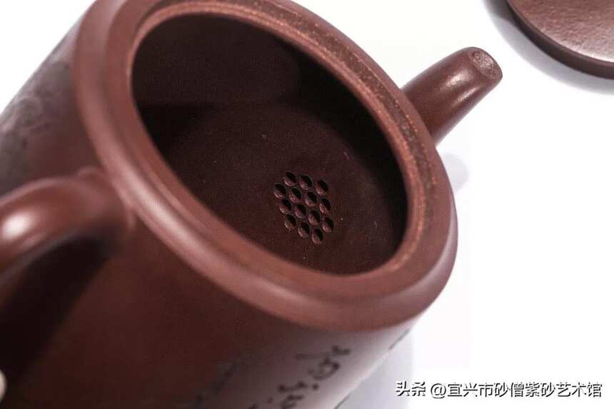 《金蟾汲直》国高工艺美术师 范立君，原矿老紫泥