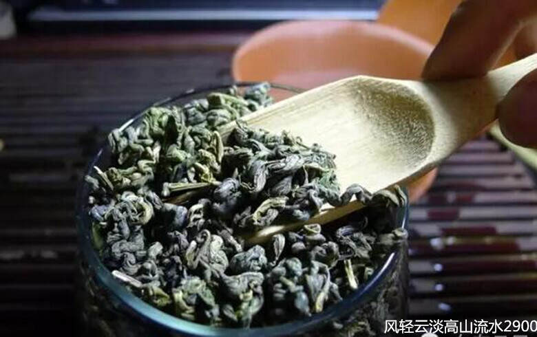 云南腾冲的炒青绿茶，“磨锅茶”贵在一个“磨”字，熟玉米糯香飘