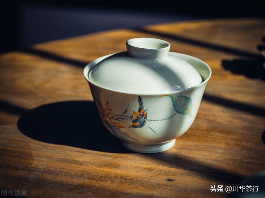 只要有一只茶壶，中国人到哪都是快乐的