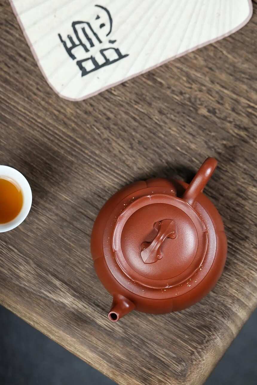 「花蕾」范微琴（国高工艺美术师）红皮龙，325cc