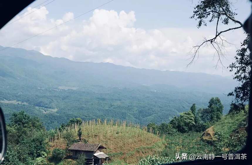 云南雨水季的大山