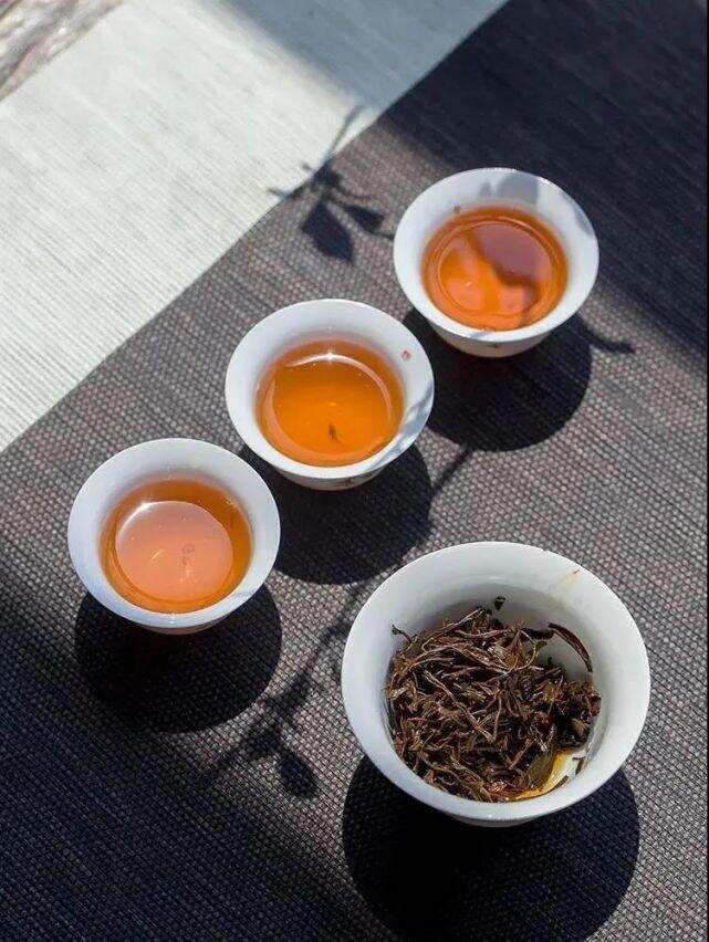 喝完的茶渣不要扔，这4点轻松辨别优劣