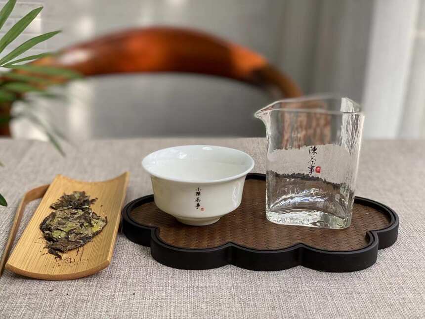 老白茶喝起来有锁喉感，是不是有问题？别急，真相来了