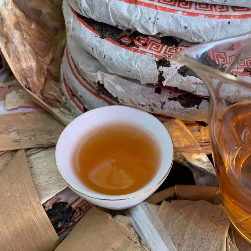 05年攸乐古树茶生茶，甘甜陈香。勐养茶厂象树品牌。#