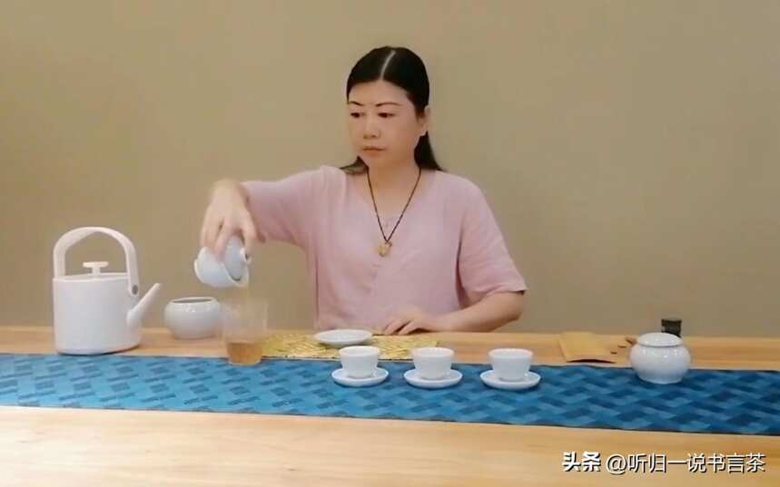 每天1分钟学习茶知识（34）洗茶，洗的究竟是什么？