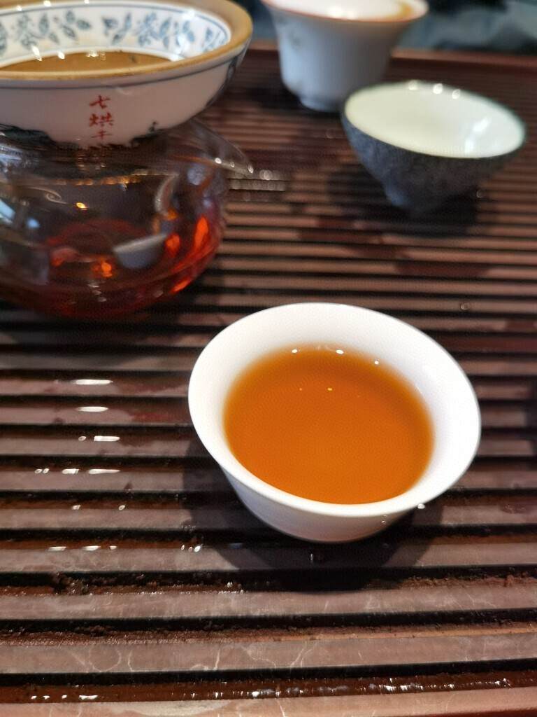 #普洱茶# 八十年代老树青饼，400克青饼，参香味，