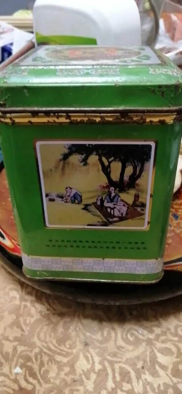 #普洱茶# 92年绿色铁盒铁罐熟茶，一盒180克，陈