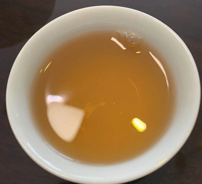 #普洱茶# 2002年傣文青黄印老生茶，布朗山古树纯