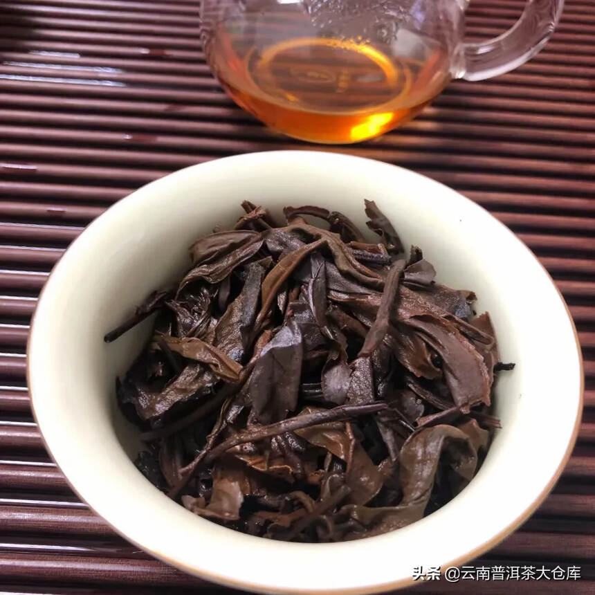 2003年昌泰远年七子饼茶
易武茶底，纯干仓有蜜香