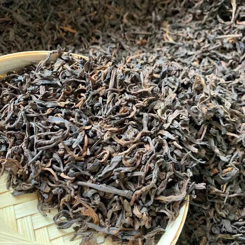 #普洱茶# 04年班盆古树纯料发酵熟茶，茶气足回甘好