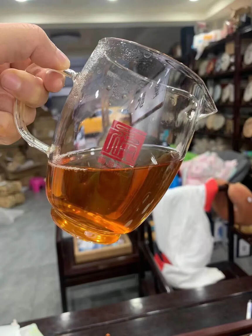 全芽尖宫廷生饼，2006年天茗茶厂班章银针贡饼，产品