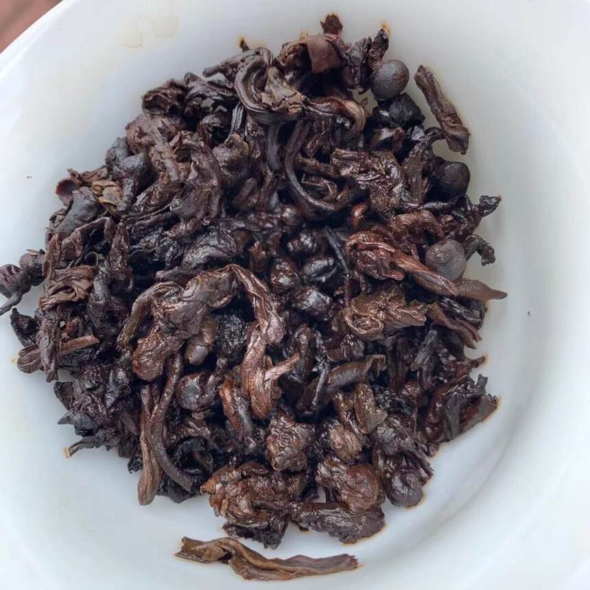 #普洱茶# 01年昔归珍珠茶头，含茶果，甜度高稠度好