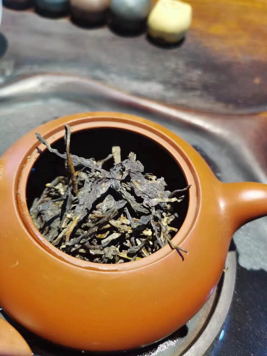 2006年那卡百年古树，选用勐宋那卡古树茶为原料，香