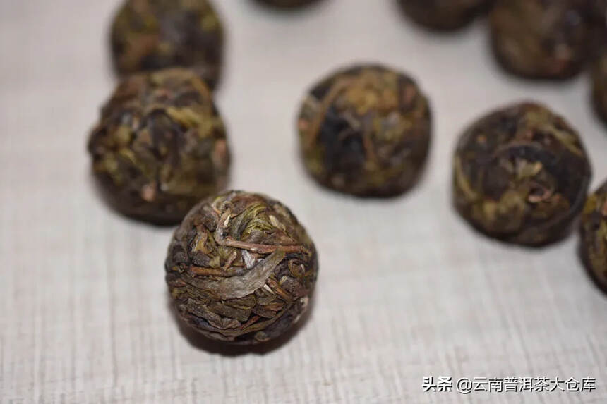 2018年曼松贡茶黄金叶龙珠#深圳头条# 
纯手工揉