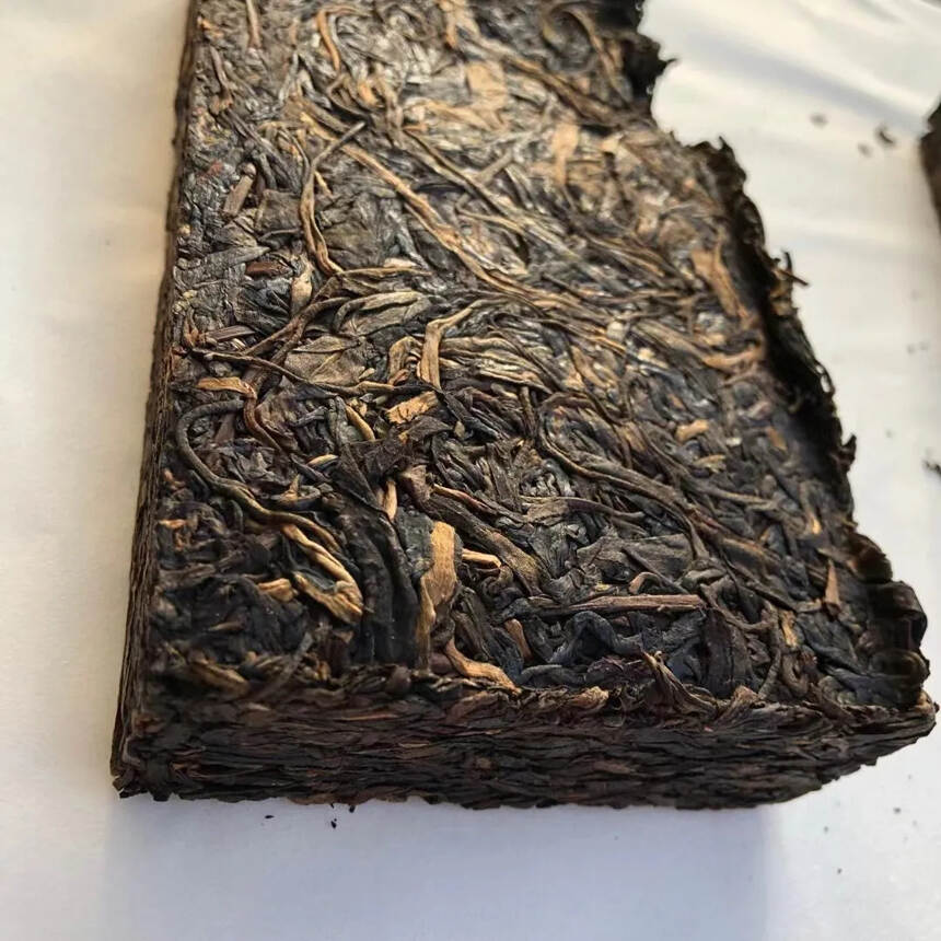 #普洱茶# 97年易武茶砖，一扎2片，1片480克，
