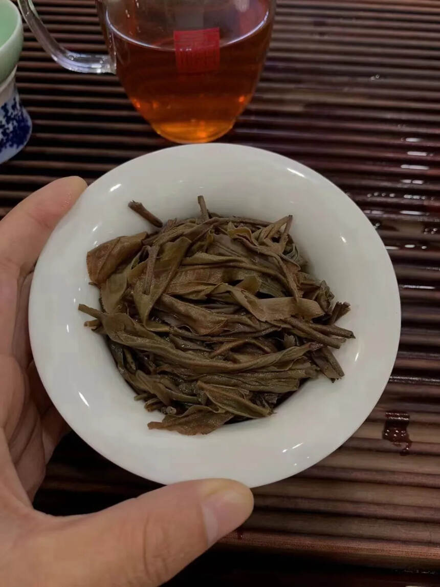 2006年天茗茶厂班章散料生茶，2kg/篓。一款定会