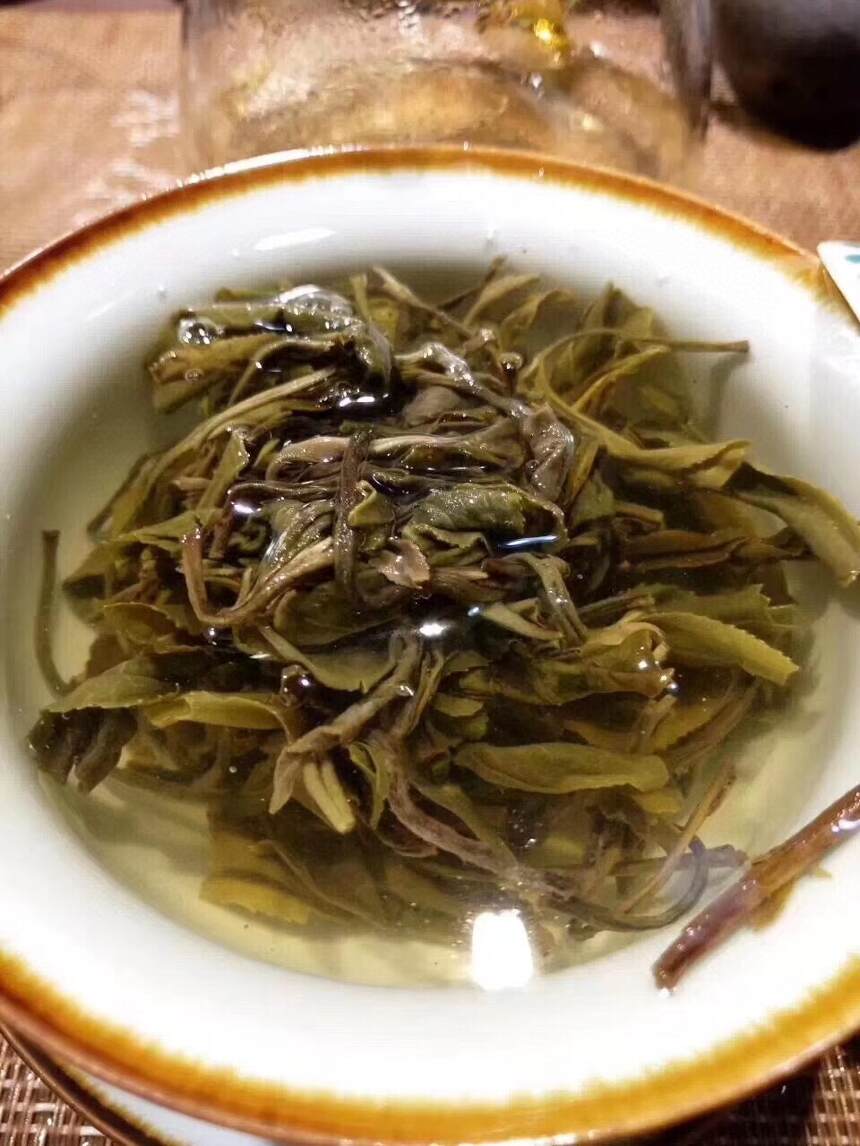 #普洱茶# 2016年曼松王子山古树纯料捏制，黄金一