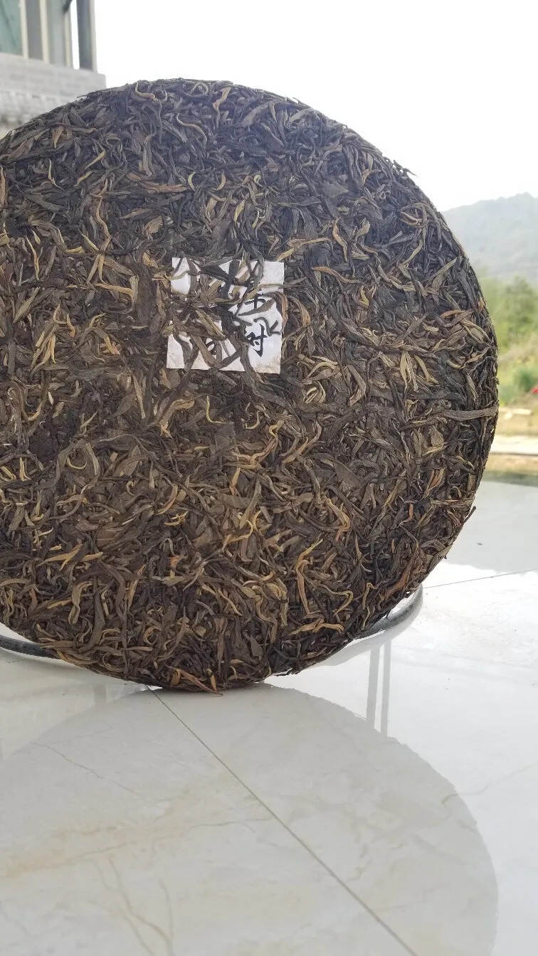 #普洱茶# 2015年磨烈大树茶三千克大饼，茶农处收