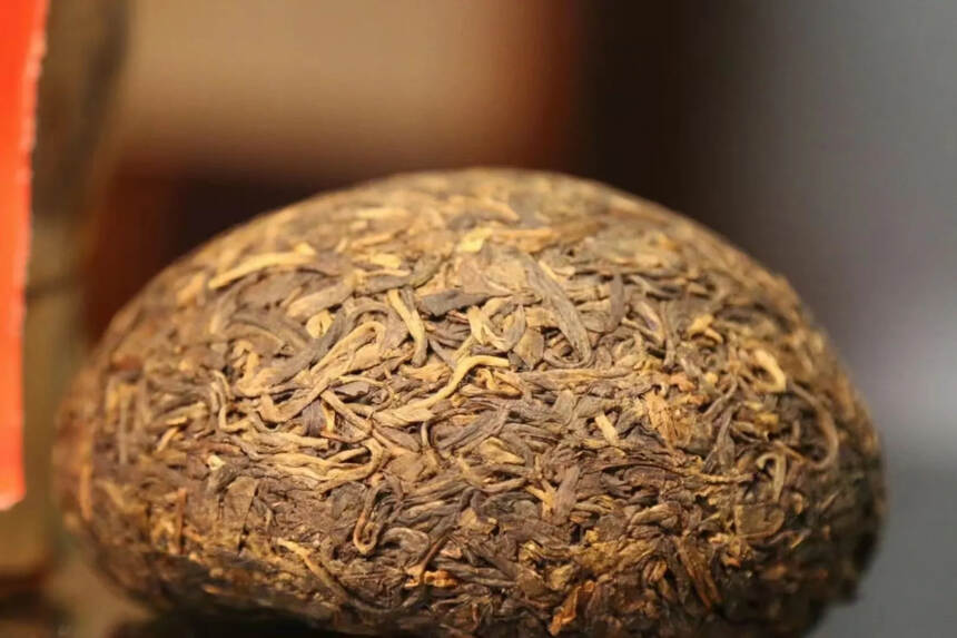 #普洱茶# 2000年古树老生沱 250克。一条四个