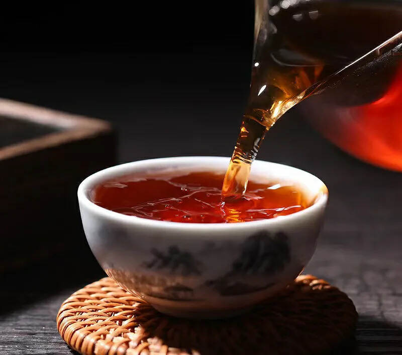 2020年兴海班章普洱熟茶

采用云南勐海班章茶区大