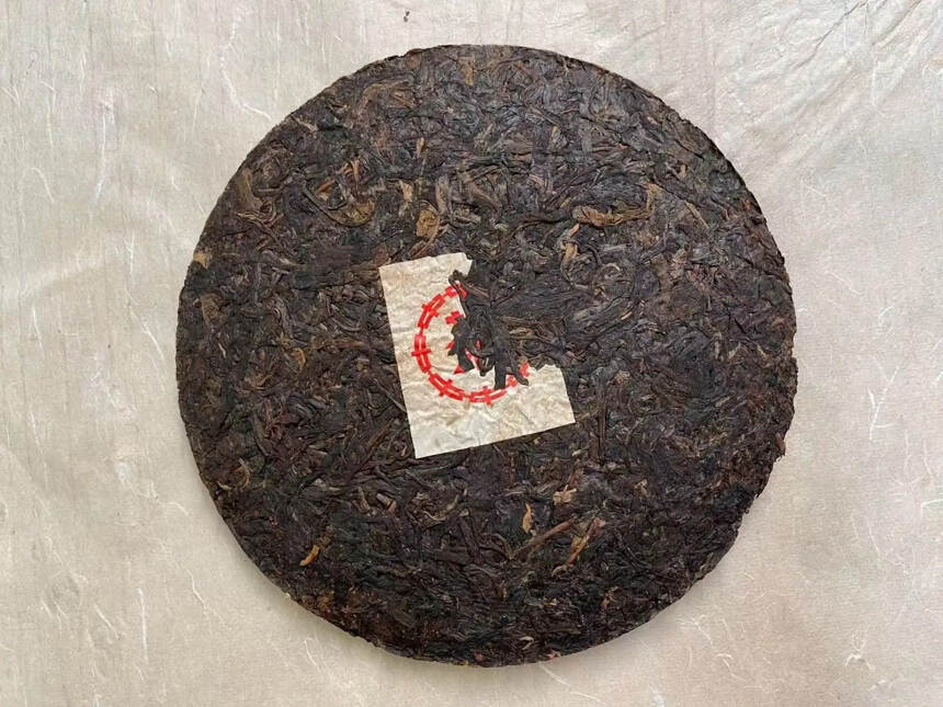 #普洱茶# 99年#昆明茶厂# 红印铁饼。