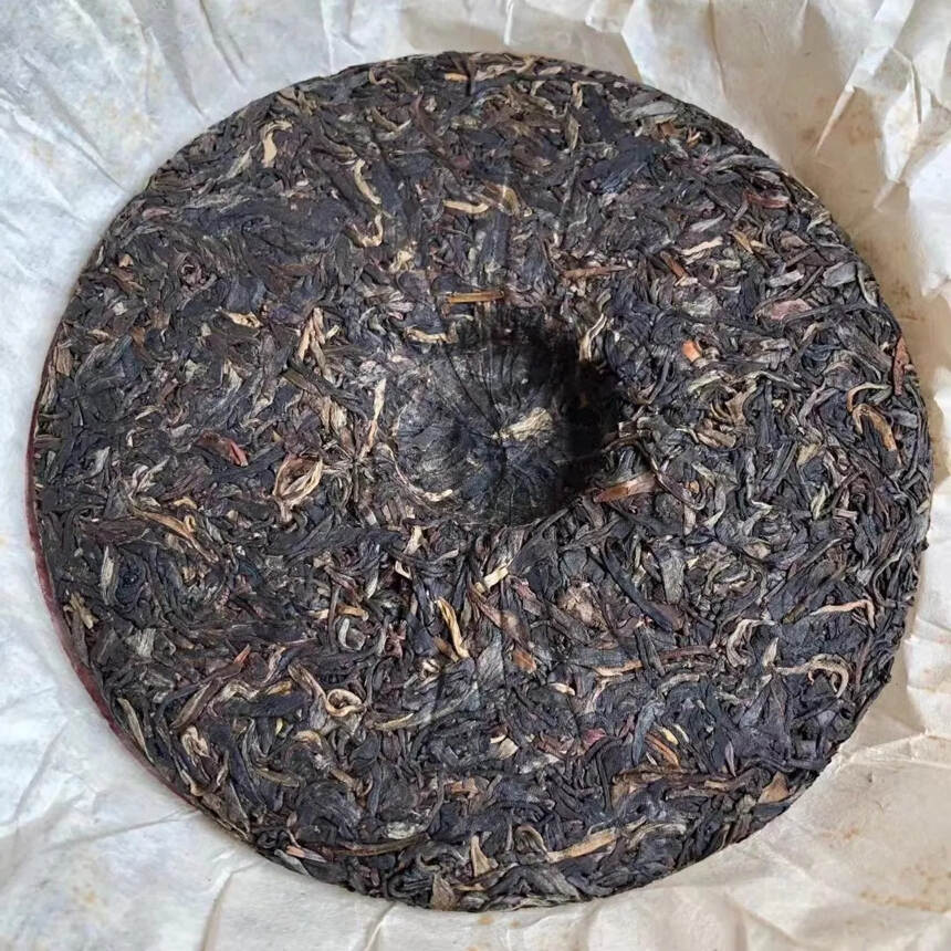 #普洱茶#  03年福海老班章古树青饼。
