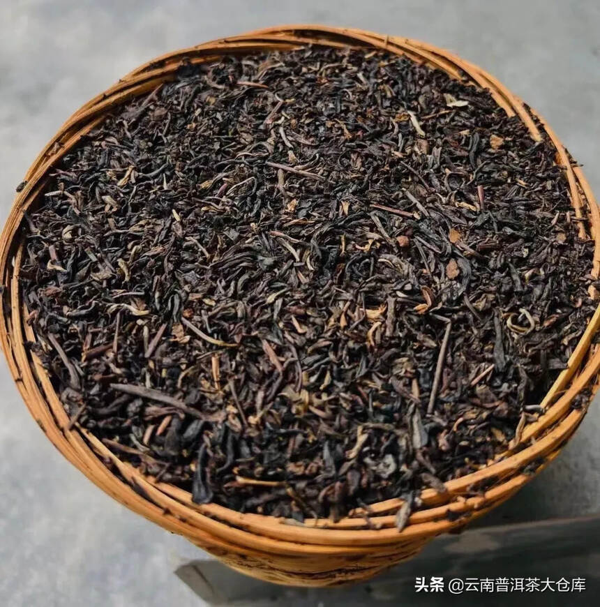 九十年代【廖福散茶】
规格：1100克/箩，18箩/