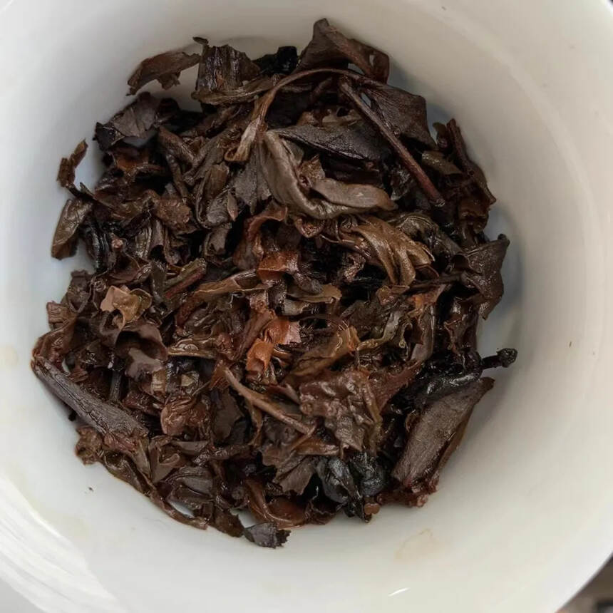 #普洱茶#   百年#福禄贡# 青饼，红标飞，98年