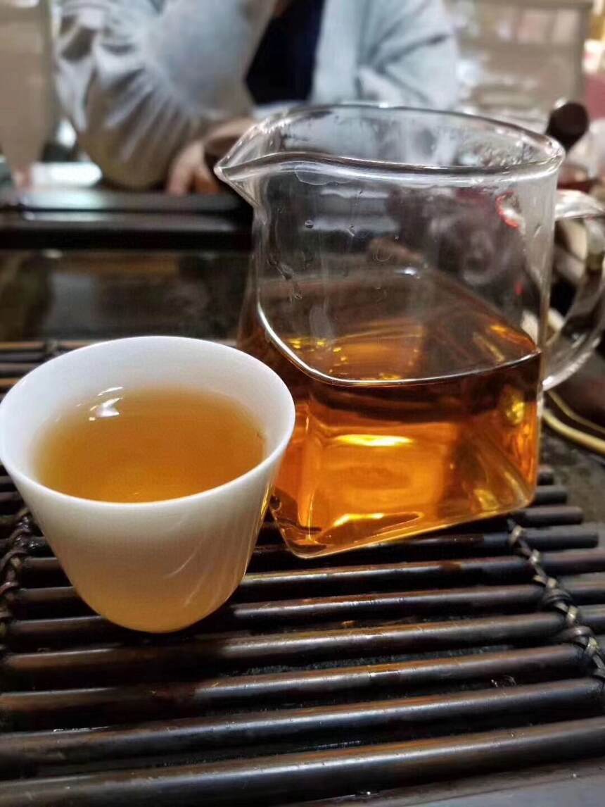 #普洱茶# 99下关红印沱，250克一个。一条5个，