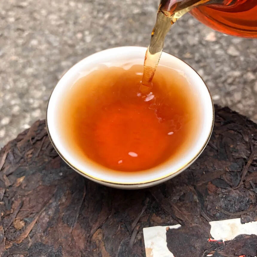 #普洱茶# 70年代#分公司# 绿印易武，黄片老生茶