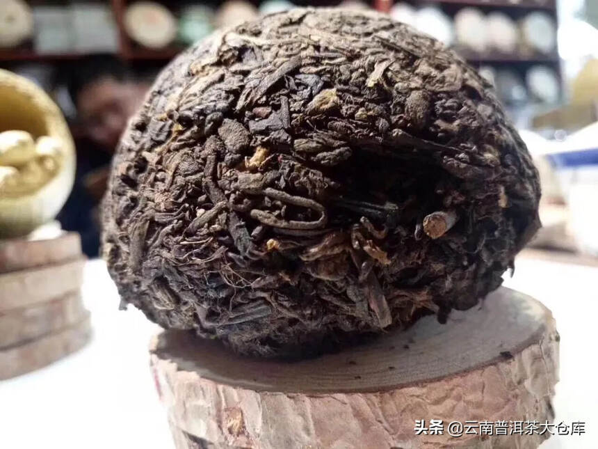 95年班章老树沱茶 干仓老熟沱 转化的非常好 打开包