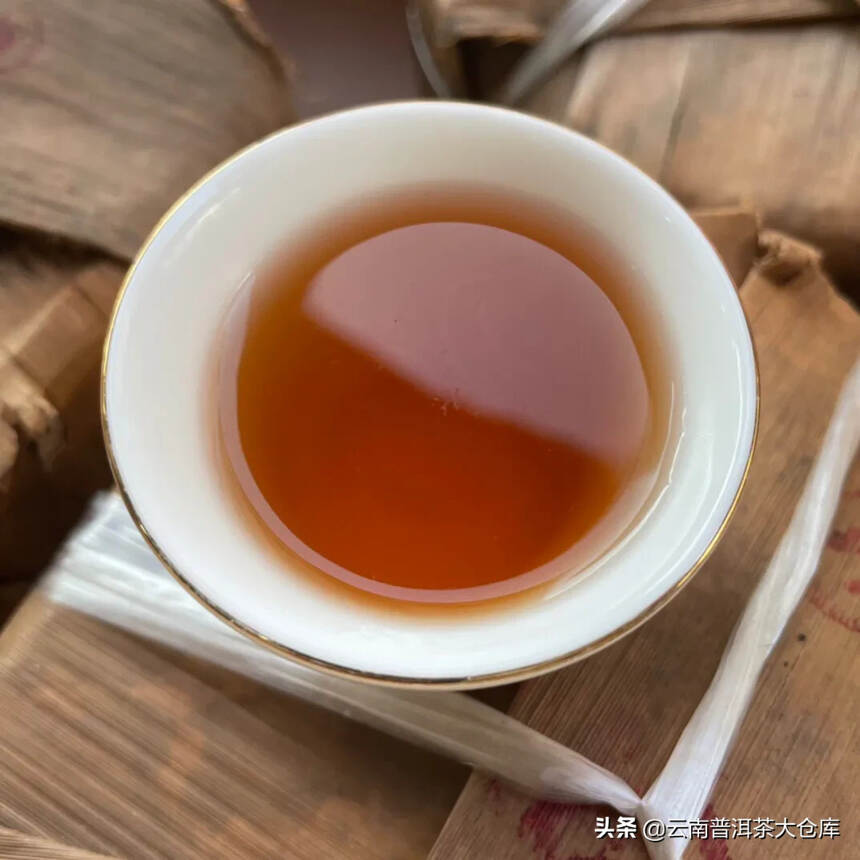 #茶生活# #普洱茶# 90年代绿印88青生茶，甘醇