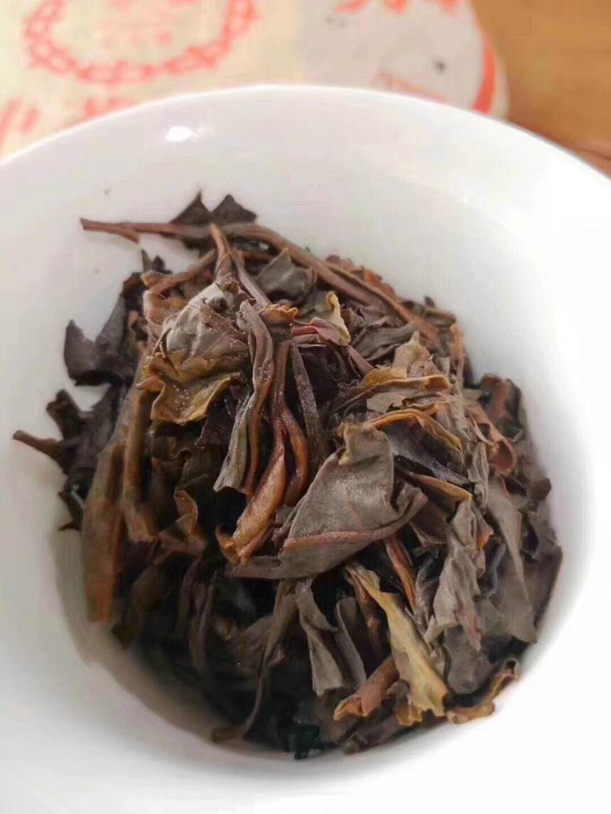 #普洱茶# 2002年#中茶# 红印布朗青饼，仓储干