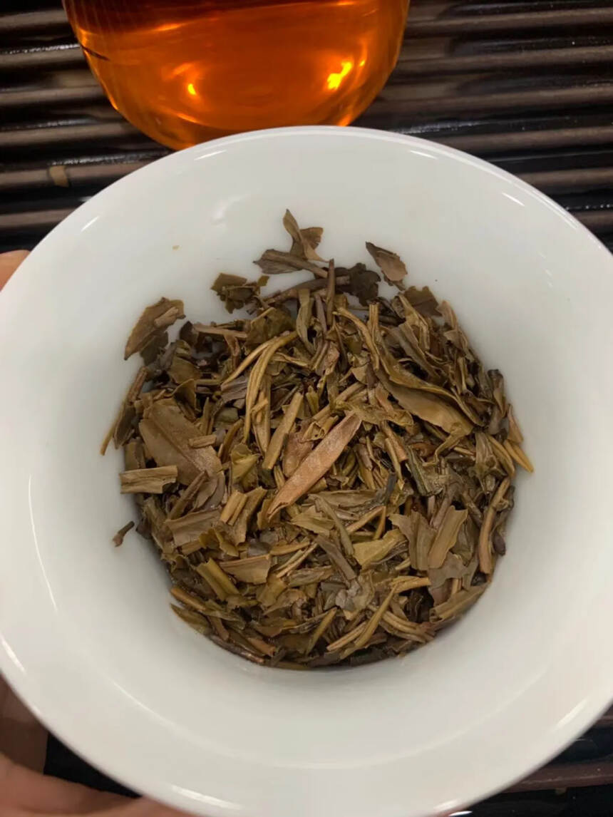 全芽尖宫廷生饼，只有50件2006年天茗茶厂班章银针